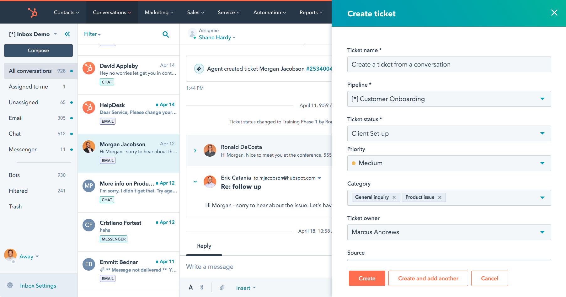 HubSpot Service Hub - self-service help desk